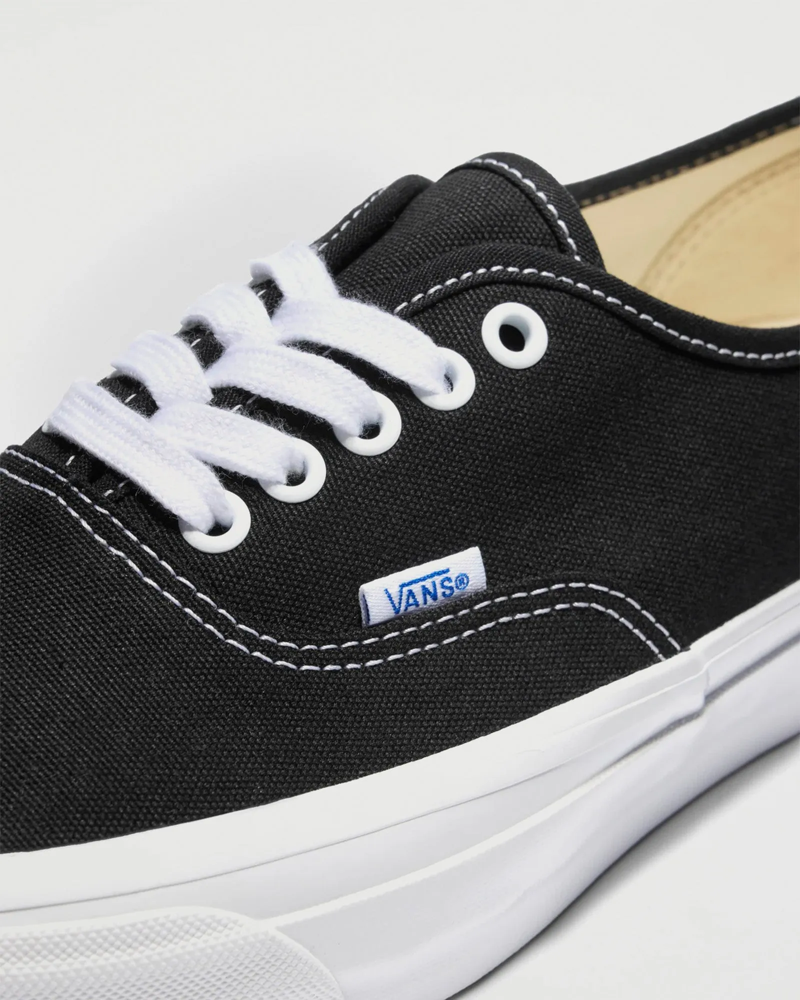 Authentic Reissue 44 LX Black/White