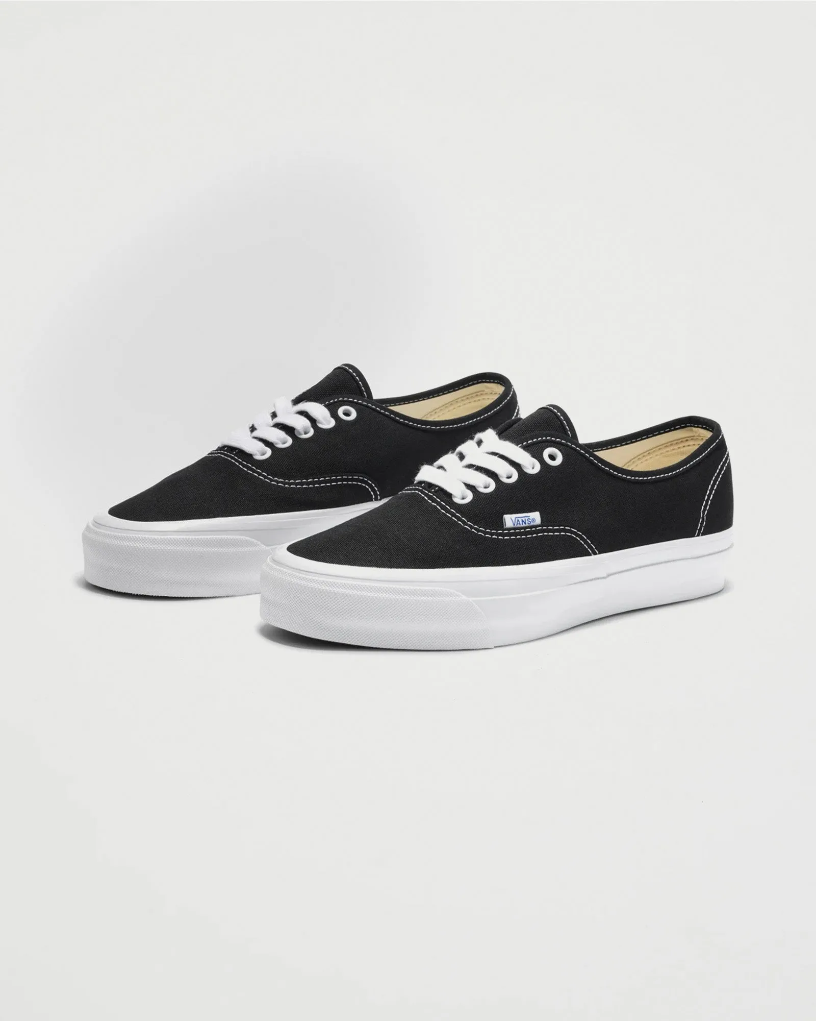 Authentic Reissue 44 LX Black/White