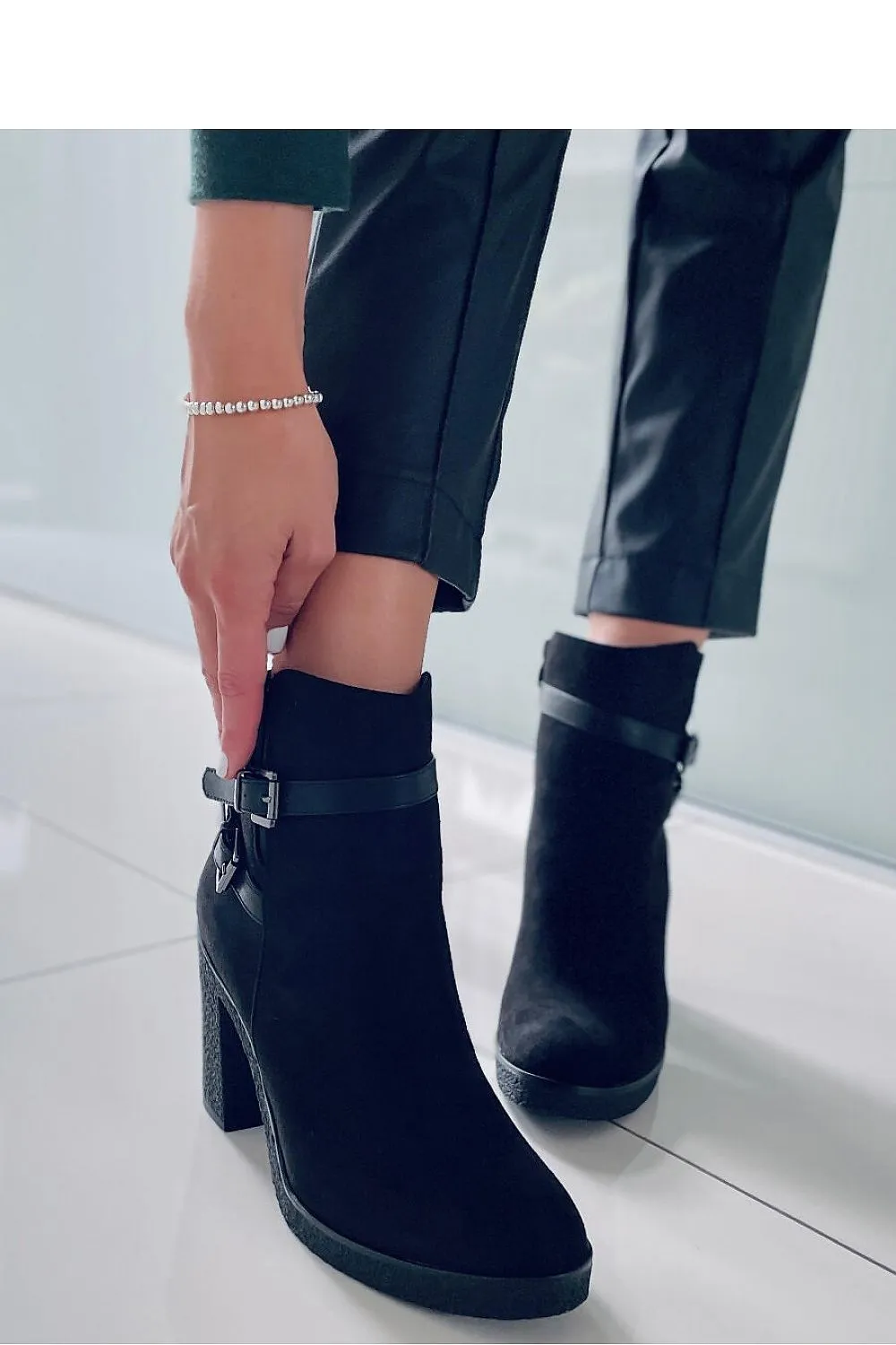 Heel boots