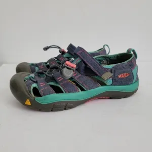 Keen kids size 4 big girl