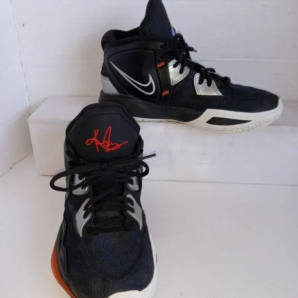 NIKE EUC Kyrie 8 Infinity Fire &amp; Ice Midrise Black/White-Multi Sz 5Y US/37.5 EU