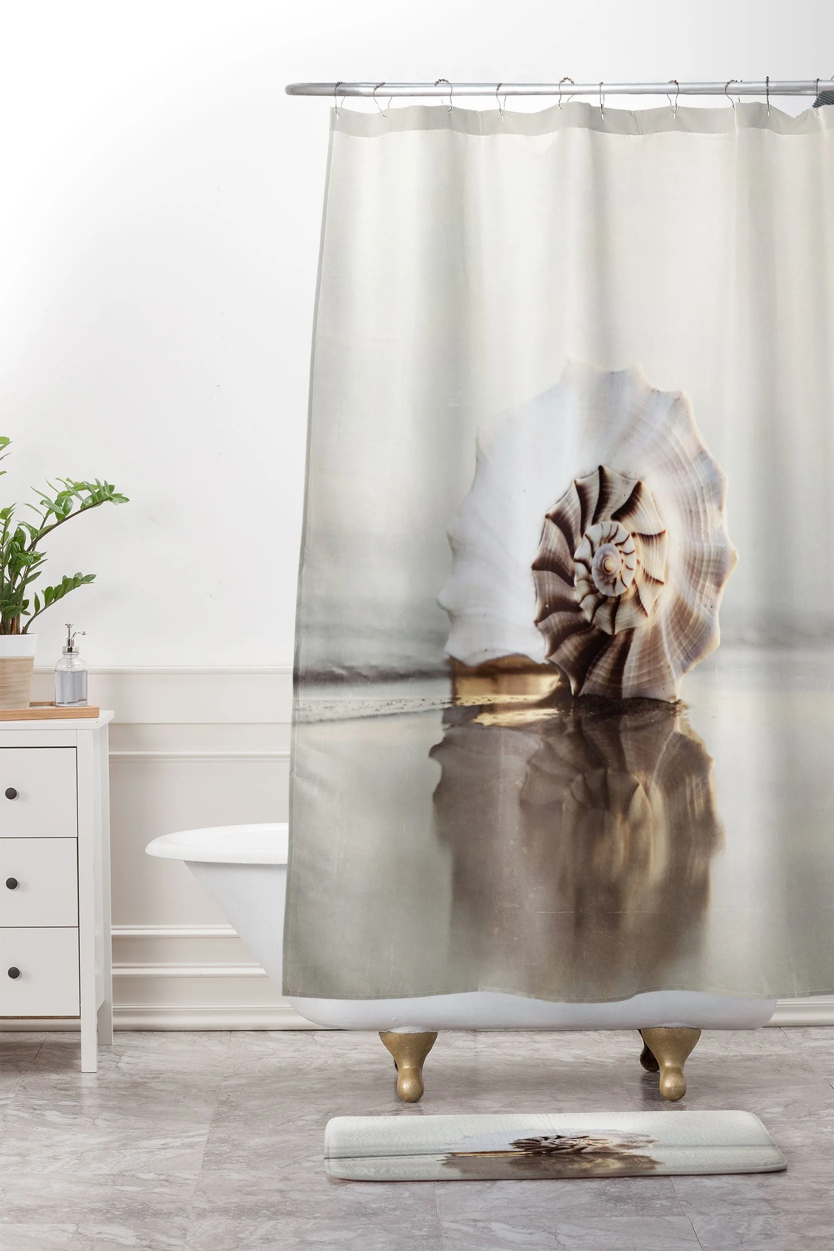 SEASHELL MEMORY FOAM BATH MAT