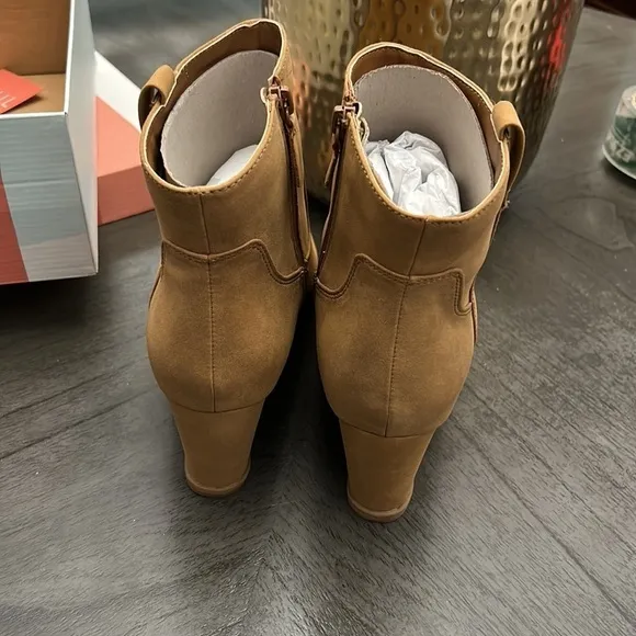 SOUL Naturalizer Haley West Women's Wedge Boots