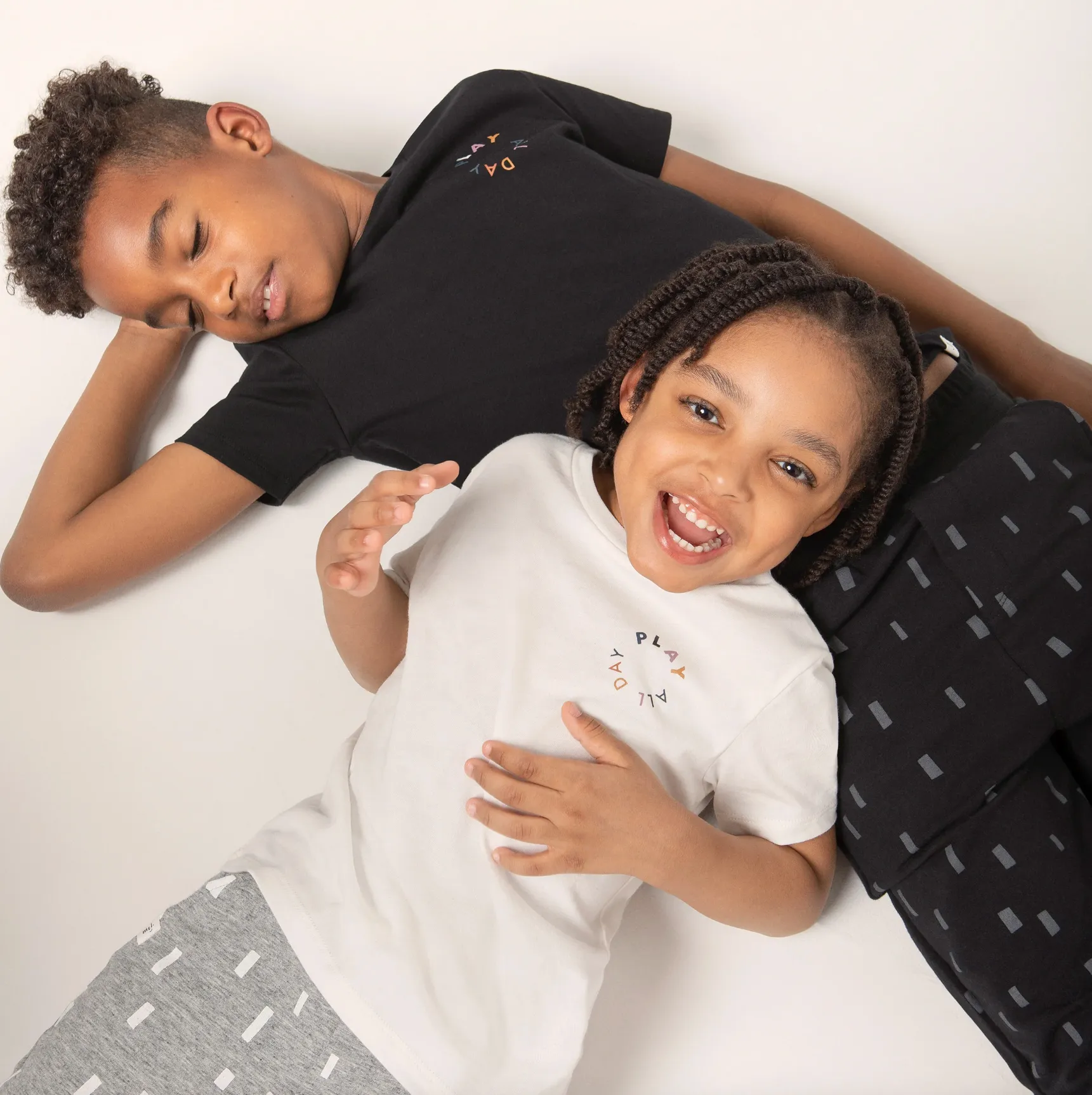 The Play All Day T-shirt - White - KIDS