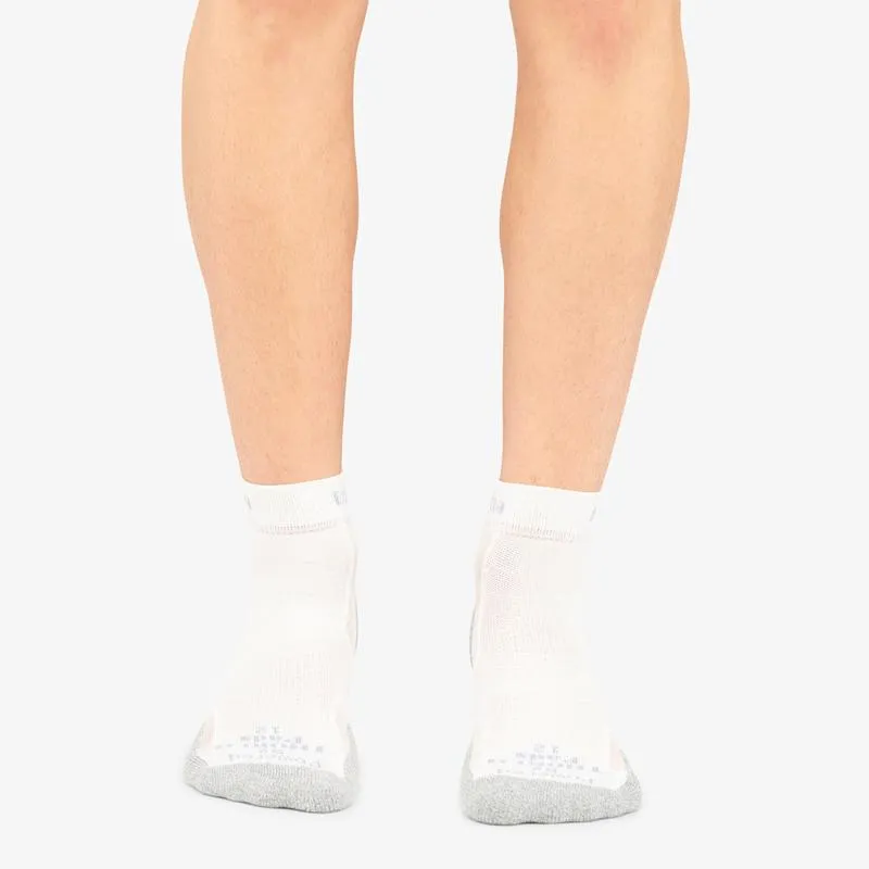 Thorlos Experia TECHFIT Light Cushion Ankle Sock (White)