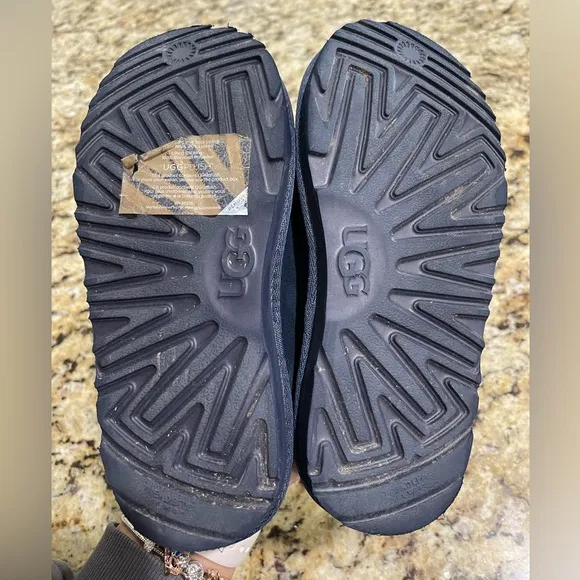 Ugg Tasman II (Toddler/ little kid) Navy, Size 1