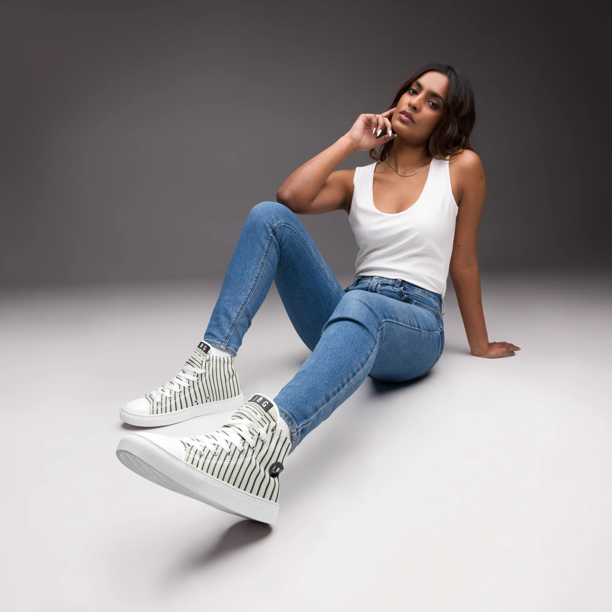 Vintage - Women’s high top canvas shoes